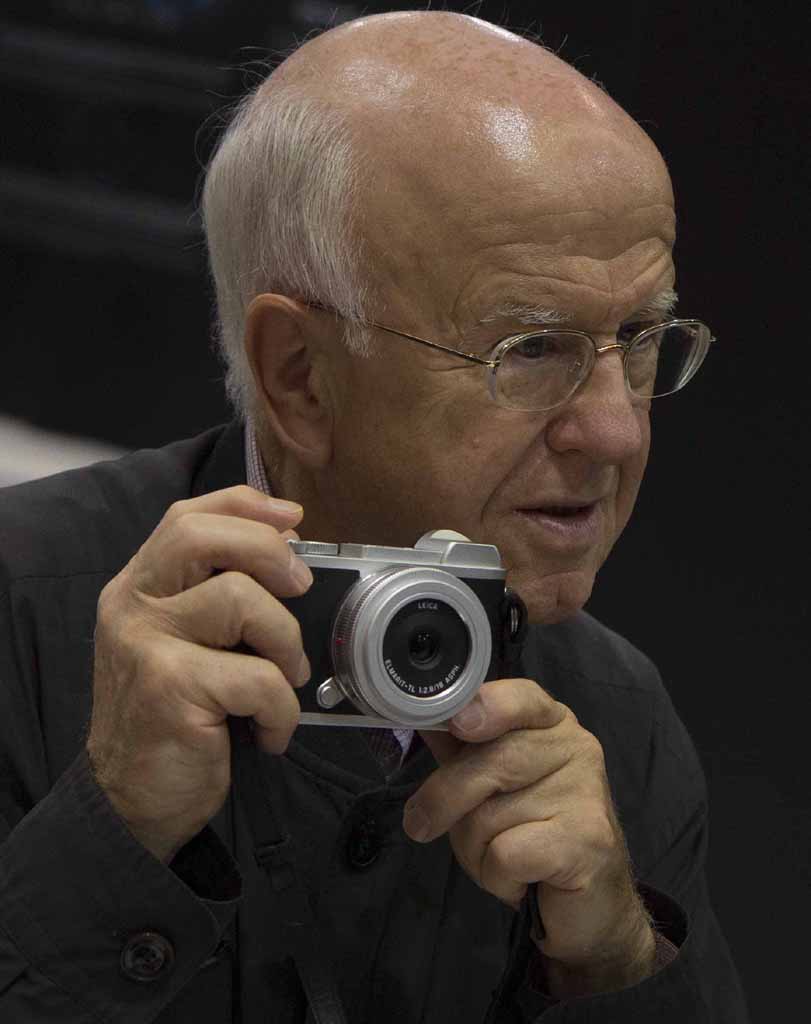 A typical Leitzianer with his new silver Leica CL © jmse